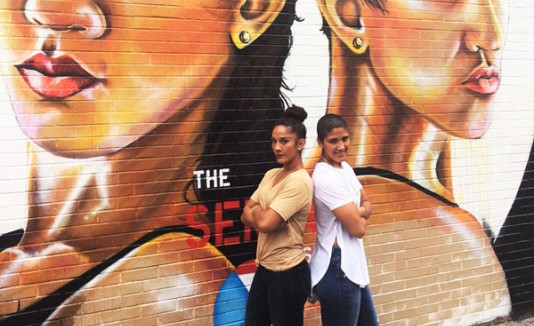 Amanda y Cindy Serrano